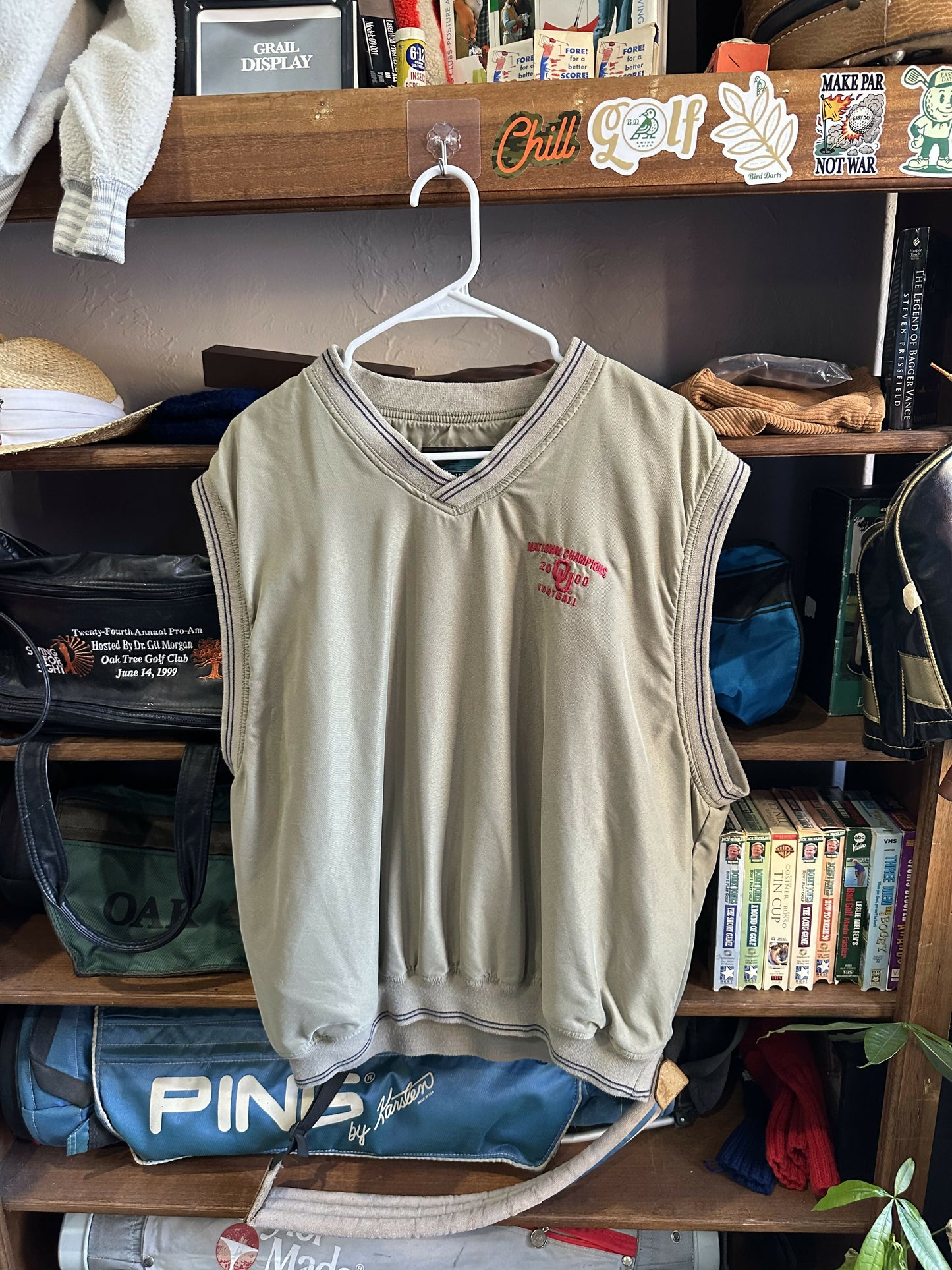 2000 OU golfing vest