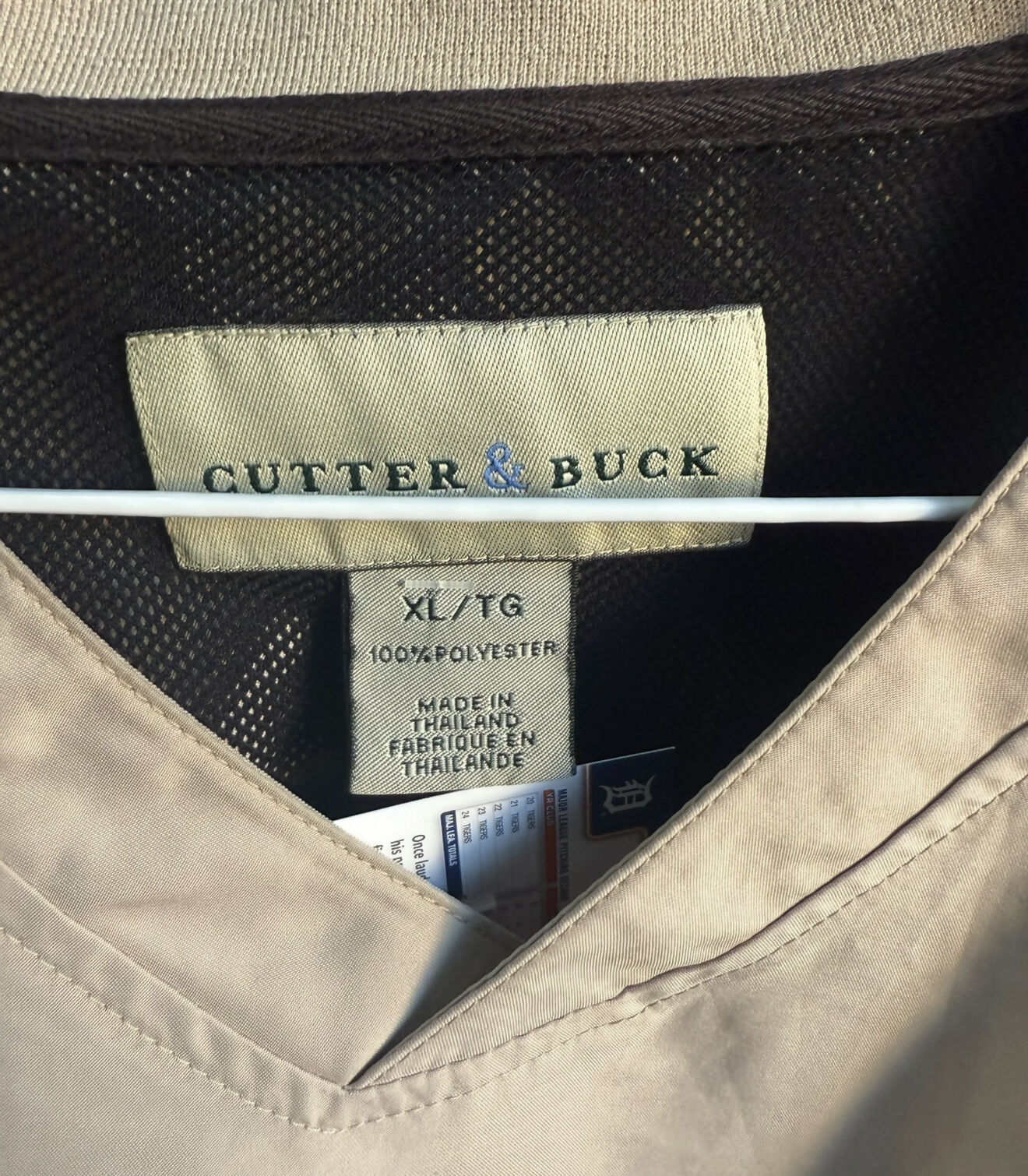 Cutter & Buck Windbreaker 013