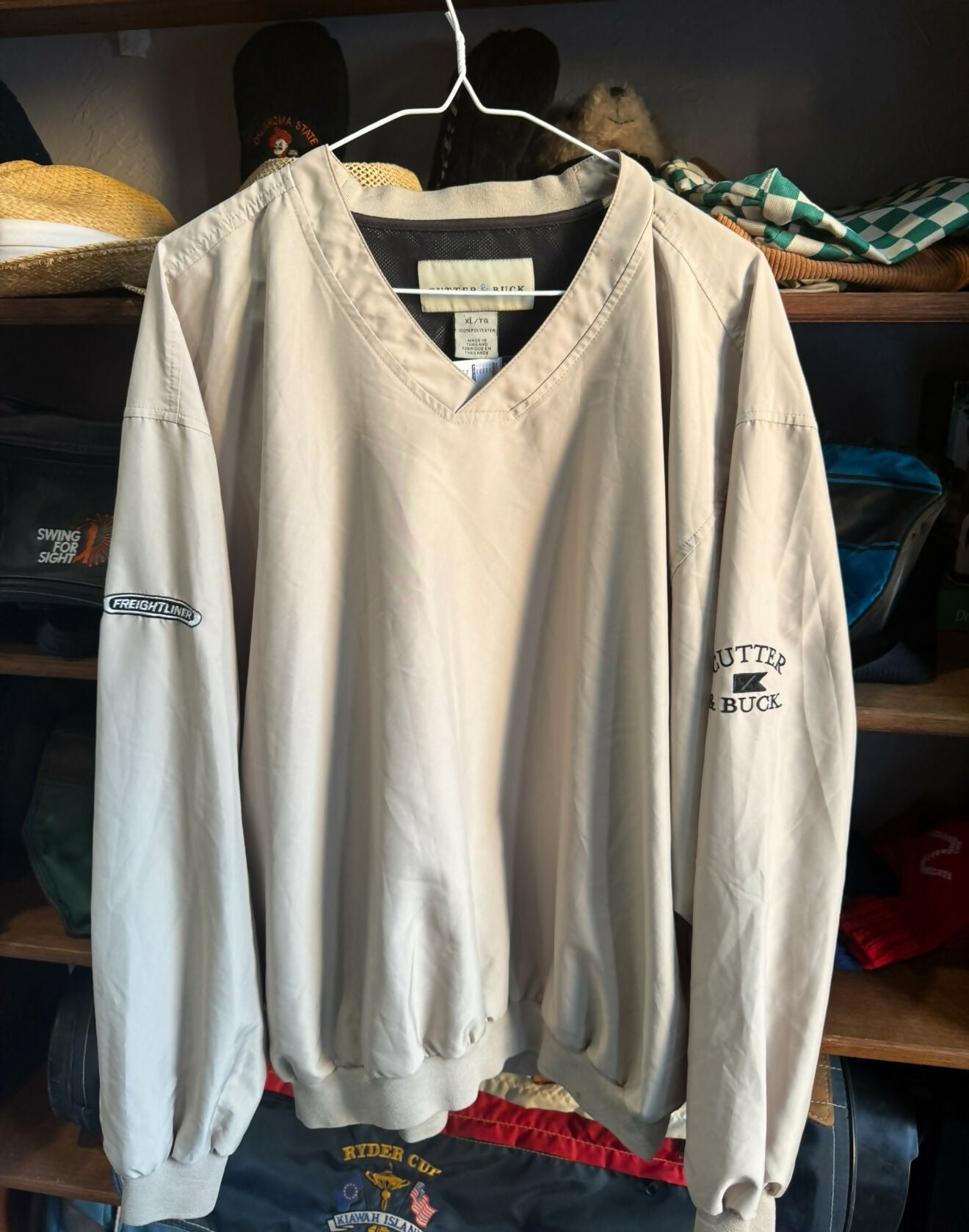 Cutter & Buck Windbreaker 013