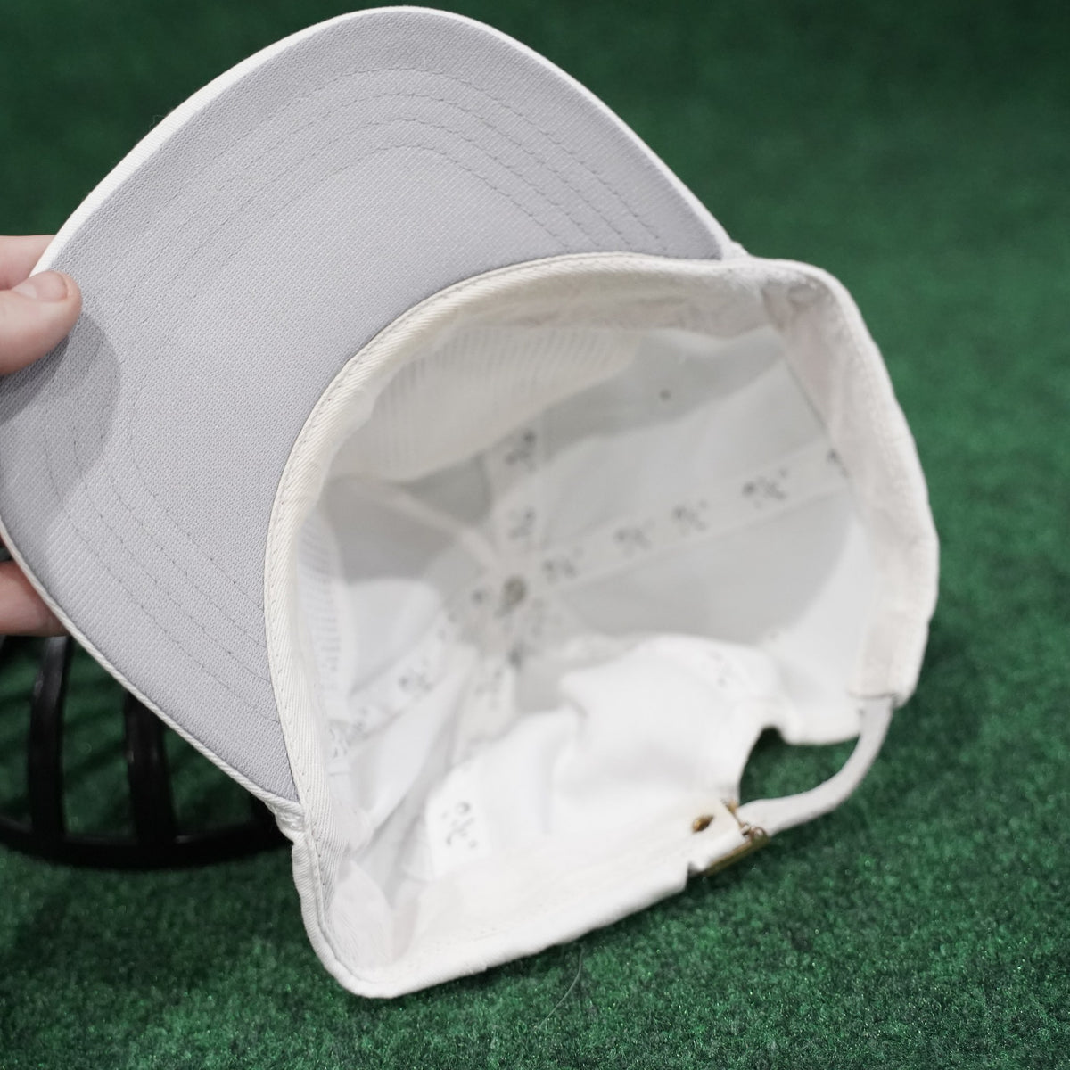 Vintage Pinehurst 1895 Hat (White, Golfer Statue Embroidery, Duckster Buckle)