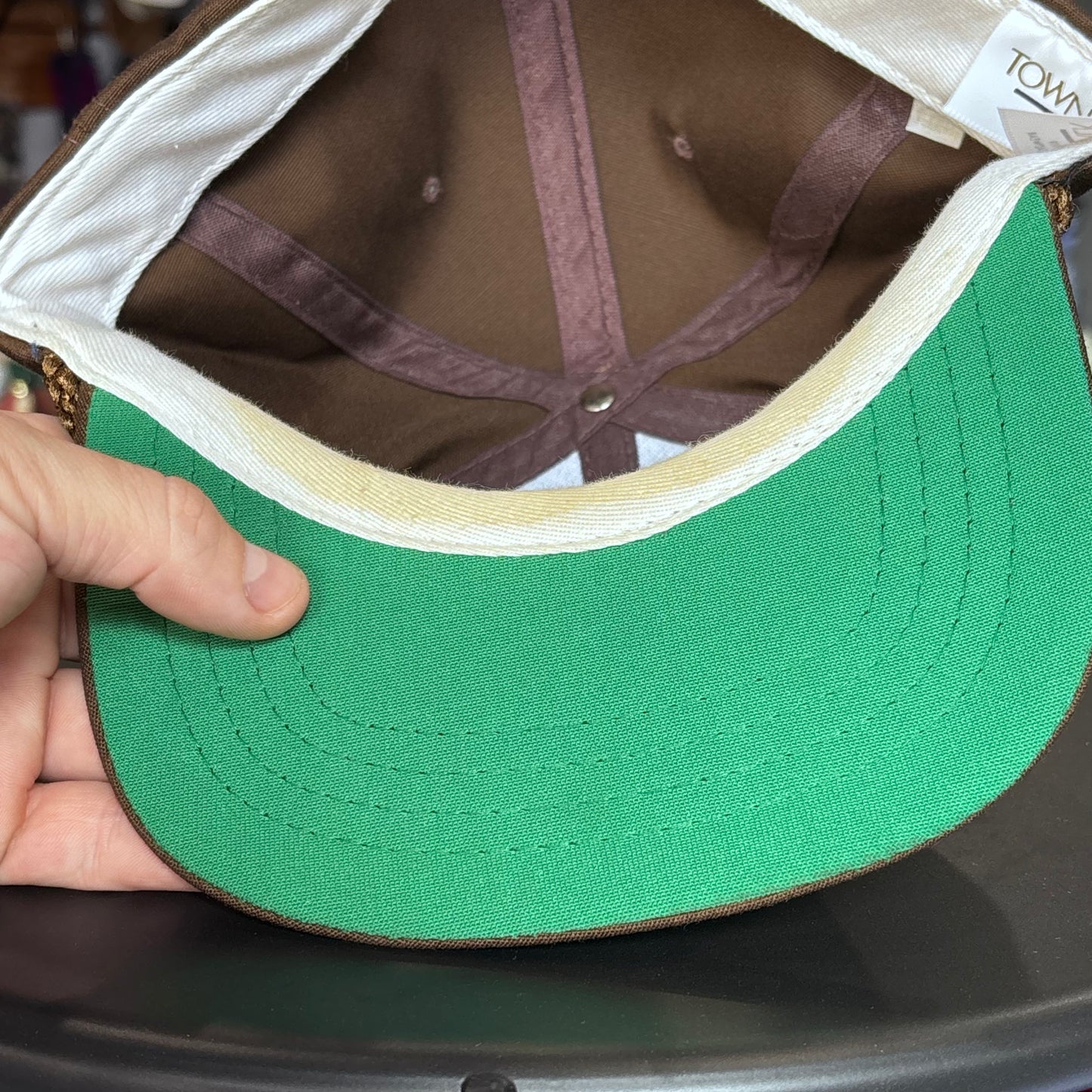 Vintage Shangi La brown hat