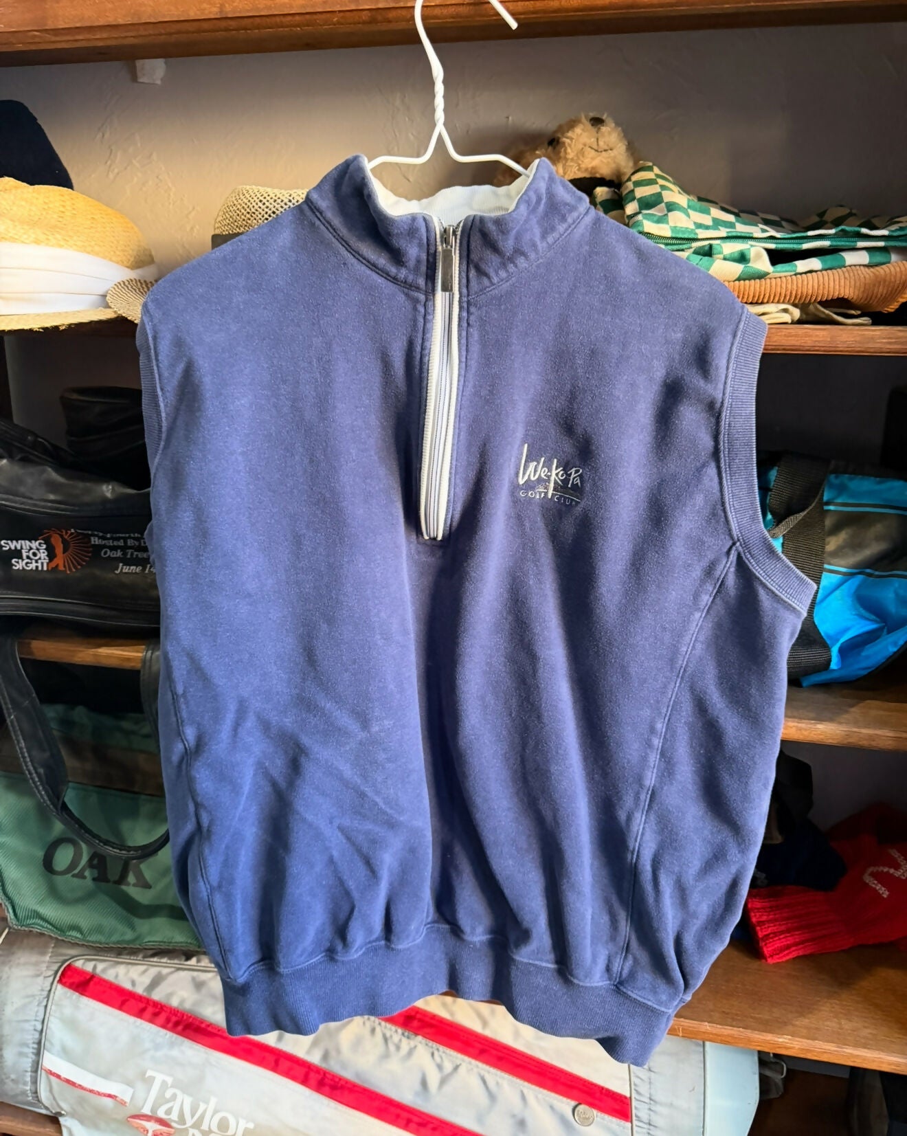 Straight Down Wekopa Sweater Vest 014